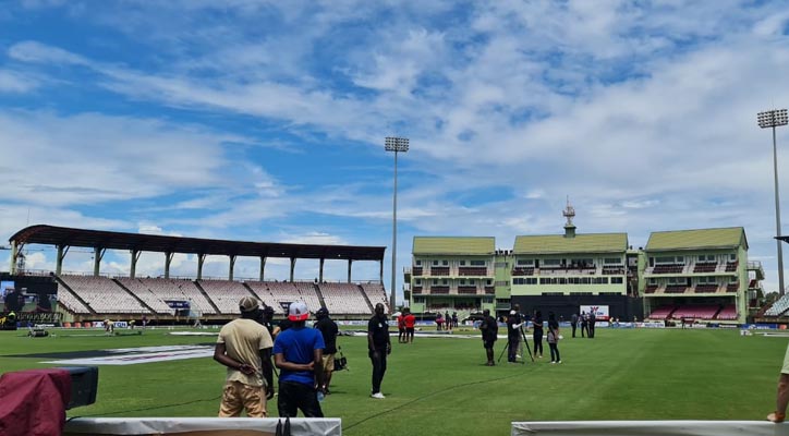 ভেজা মাঠের কারণে টসে দেরি, খেলা নিয়ে অনিশ্চয়তা